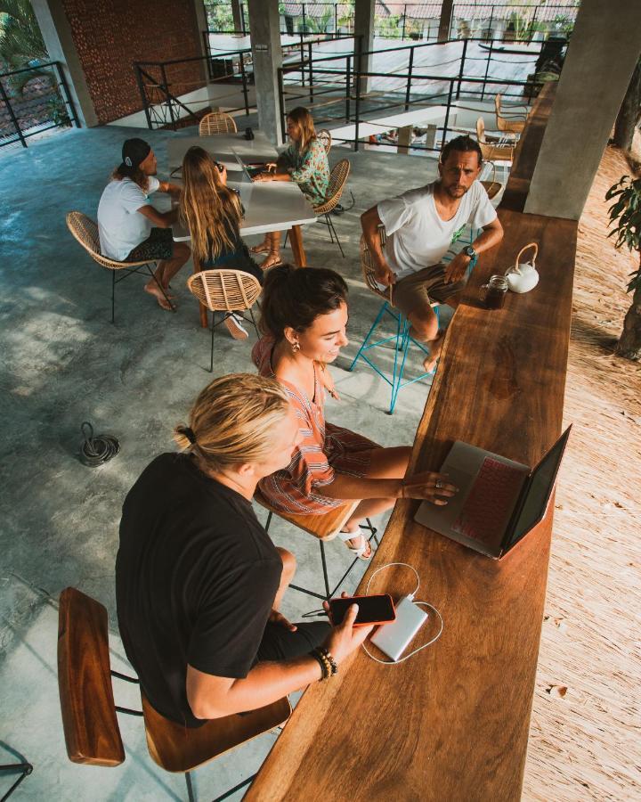 Endless Summer Surf Camp Kuta クタ エクステリア 写真